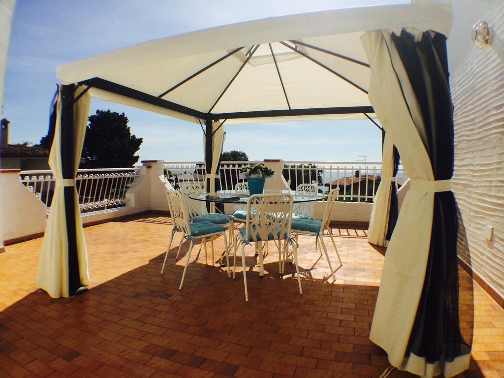 Appartamenti In Villa Nicanda Porto Columbu - Perd'E Sali Extérieur photo