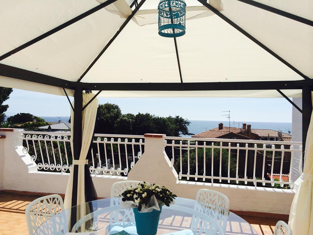 Appartamenti In Villa Nicanda Porto Columbu - Perd'E Sali Extérieur photo